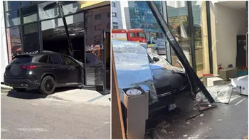 Accident bizar în Galați! Soția unui fost ministru a intrat cu mașina într-o bancă. O femeie a ajuns la spital