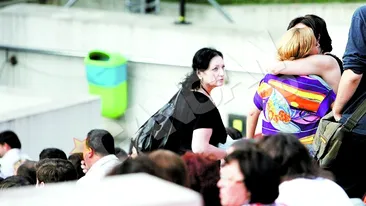 Flacarica se distreaza mai bine fara prietena ei