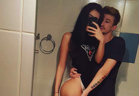 Alexandra se iubeşte, în prezent, cu rapperul Neli, cel cu care şi-a pierdut virginitatea