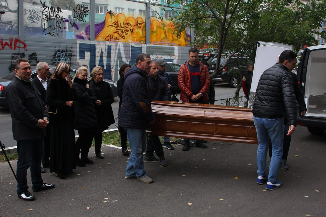Mihai Constantinescu, depus la biserica ”Sfânta Parascheva” GALERIE FOTO