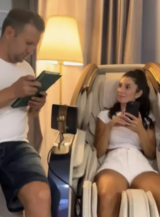 Cum arată vila în care locuiește magicianul Robert Tudor. Elena, soția lui, a avut un rol esențial în decorarea casei din București