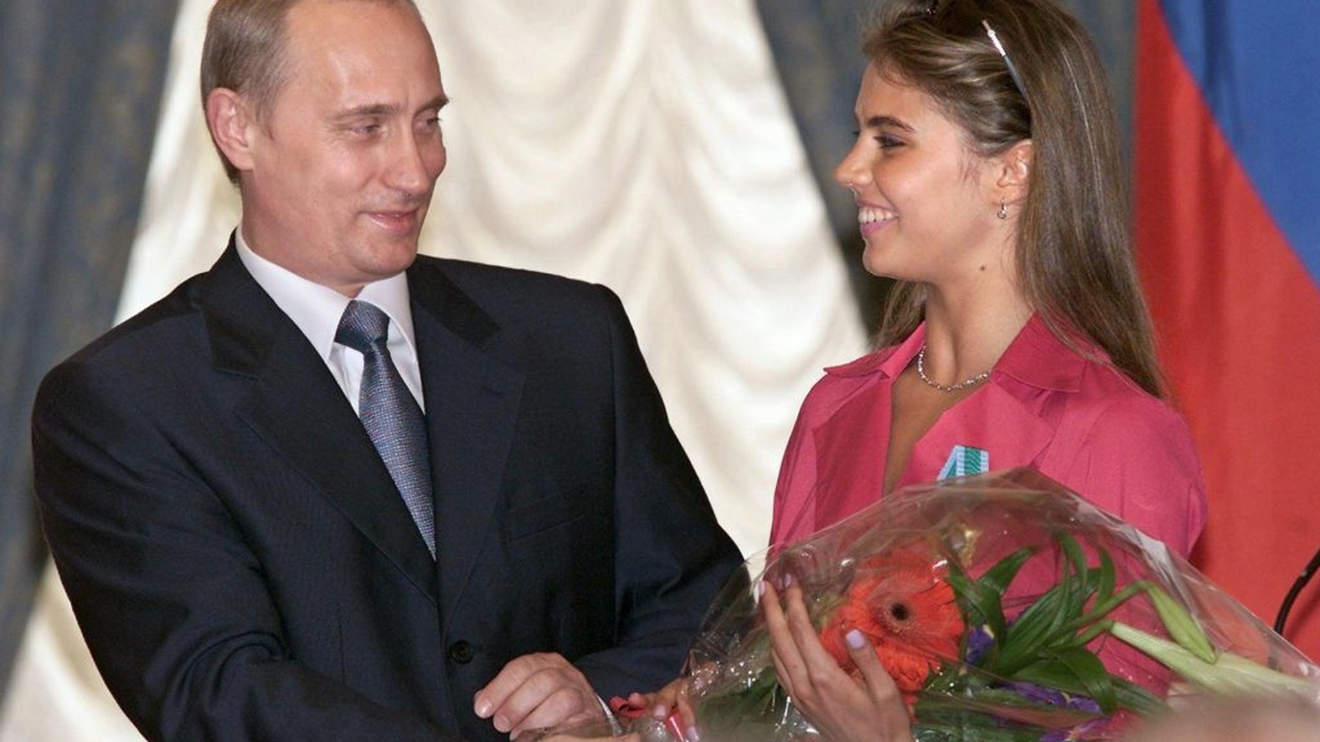 După ce a rămas însărcinată cu Vladimir Putin, Alina Kabaeva a dispărut total. Sunt doi ani de când nu se mai știe nimic de marea gimnastă