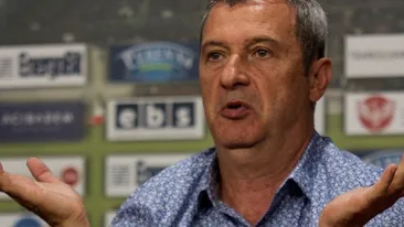 FOTO HOT! Ce dreapta este fata “Strambului”! Fiica lui Mircea Rednic isi ajuta tatal la transferuri!