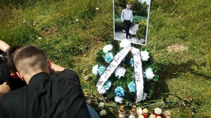 Mama lui ADRIAN, sfâşiată de durere după ce a fost găsit trupul fiului ei. Ce gest a făcut înainte de înmormântare