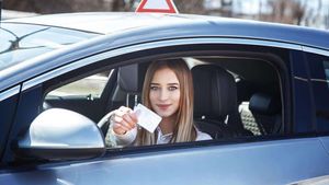 A devenit obligatoriu și la noi! Data la care toți șoferii trebuie să își schimbe permisele