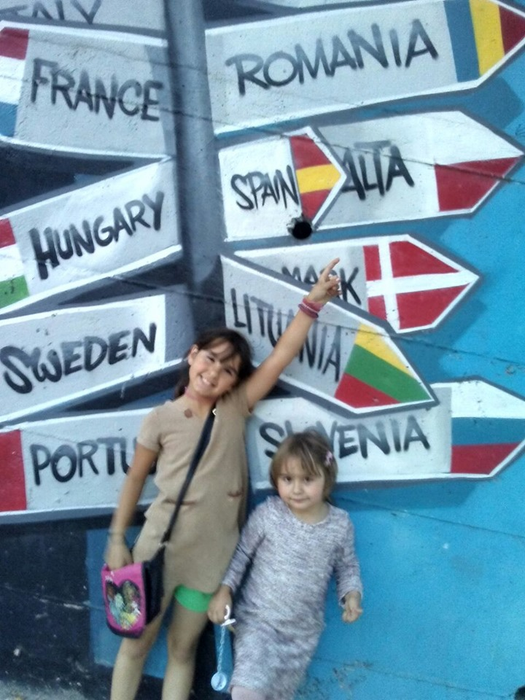 Cristina (10 ani) și Vanesa (4 ani), cele două fiice ale Nikitei