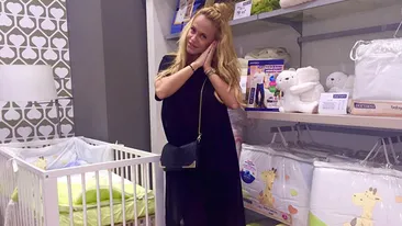 Anda Adam a cumparat pentru copilul pe care-l va naste carucior cu faruri si ecran LCD. Vezi cat costa