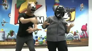 Cea mai tare parodie dupa Puya - Maidanez: Esti un englez si-o sa te stresez / Uite! Nu e mingea!. Piesa dedicata englezilor