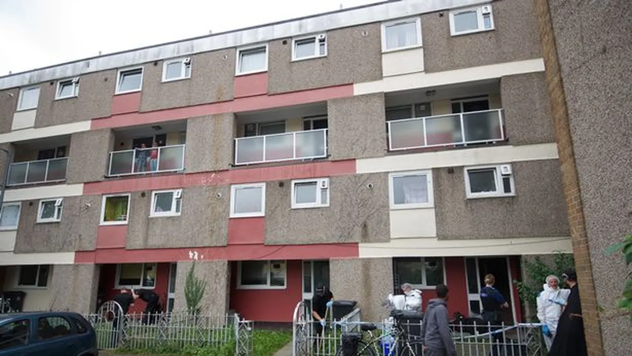 Terifiant! Și-a înjunghiat soția, cu care avea doi copii, pentru că l-a părăsit