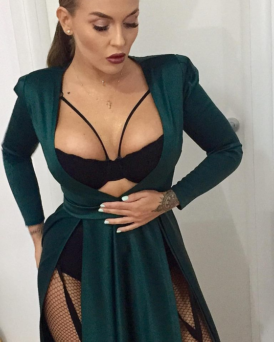 Oana Radu a pierdut din nou lupta cu kilogramele! Imagini paparazzi