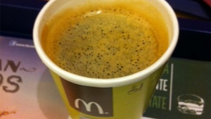 Ce conține, de fapt, cafeaua de la McDonalds. Mulți români beau asta în fiecare zi