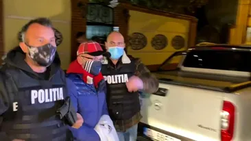 Dosar penal pentru lovire, după ce jurnaliştii veniţi în faţa casei lui Mititelu au fost agresaţi