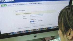 Debutul Facebook pe bursa a fost o dezamagire din cauza erorilor si valorii de piata descurajatoare