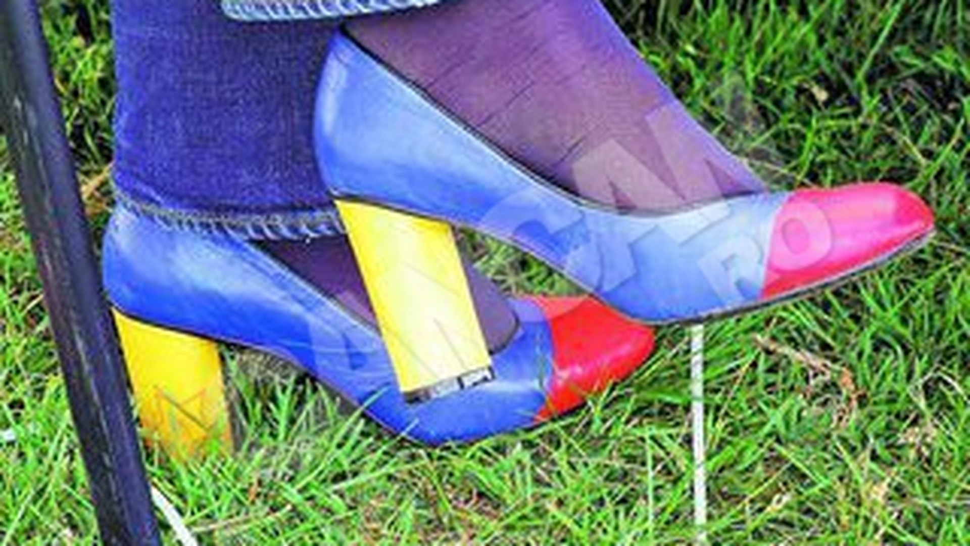 Pantofii tricolori, in trend la Pitesti
