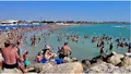 Stațiunea din România care s-a umplut până la refuz zilele acestea. Turiștii au ocupat toate locurile de cazare, e plin și pe plajă și în mare