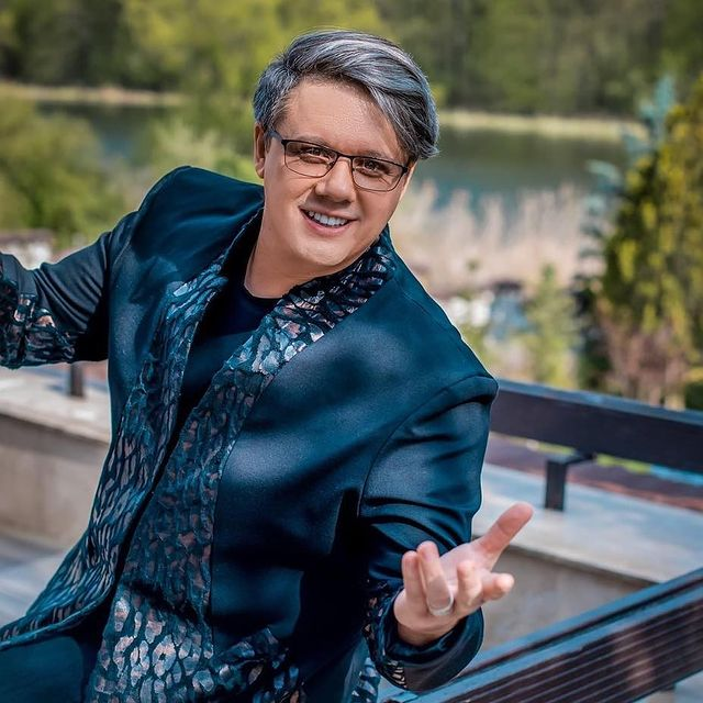 Ce mesaj le transmite îndrăgitul artist românilor, cu ocazia Noului An