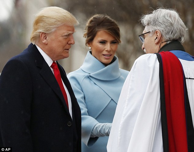Donald Trump a devenit oficial al 45-lea preşedinte al SUA