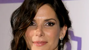 Sandra Bullock s-a ars cand a vrut sa isi faca parul pubian roz!