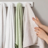 Cât de des ar trebui schimbate prosoapele de baie. După câte utilizări trebuie puse la spălat