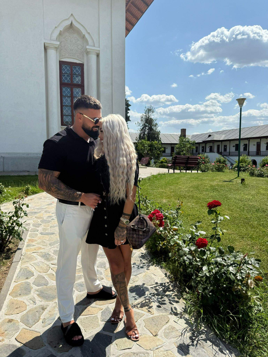 S-au căsătorit în mare secret, dar acum îl cunoaște întreaga lume. Cine este bărbatul din viața Iasminei Halas?