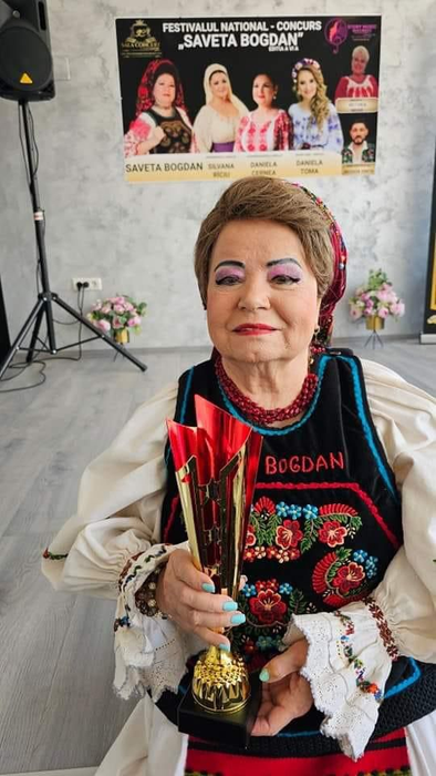 Şi-a făcut praf colegele de breaslă, iar acum… Claudia Ghiţulescu primeşte replica usturătoare: „Vrea să o scoatem noi, artistele mari, la suprafață”