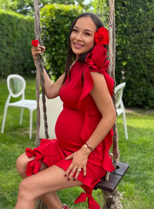 Vlăduța Lupău a întrecut-o pe Bianca. 100.000 de euro din promovări?!  Foto: Instagram