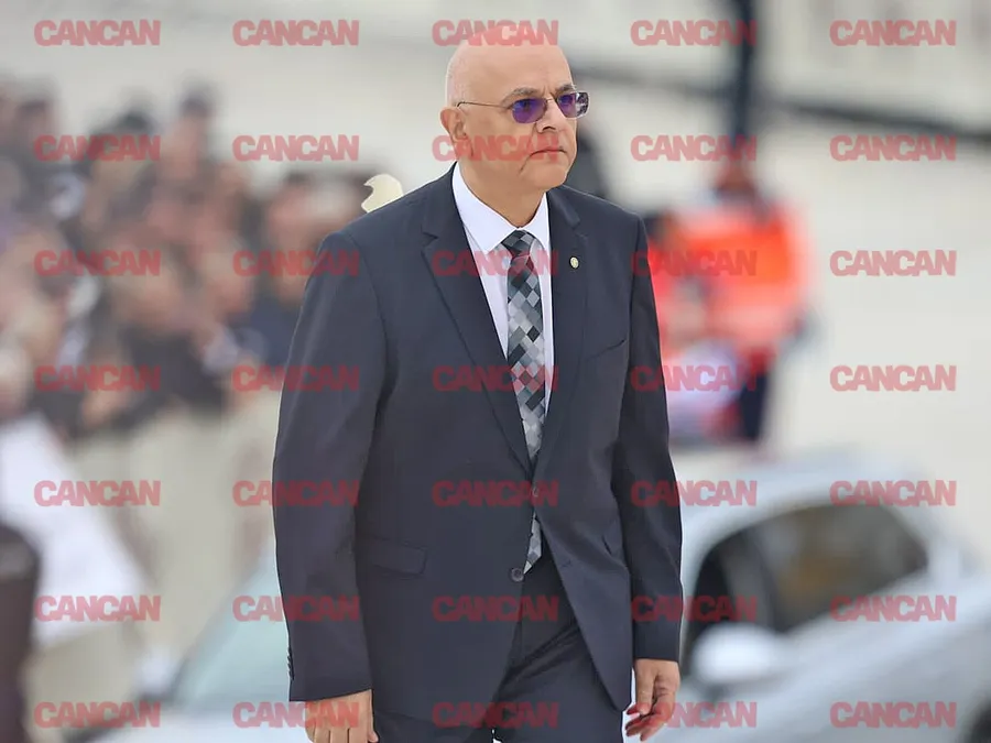 Raed Arafat a sosit la slujba de sfințire a Catedralei Mânturirii Neamului