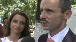 Marius Urzica si-a botezat baietelul si a dansat pe rupte la petrecerea de dupa! Uite cum s-a miscat fostul campion de la "cal cu manere"