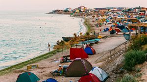 Vama Veche, una dintre destinațiile preferate de turiștii străini! Ce îi atrage pe aceștia pe litoralul românesc