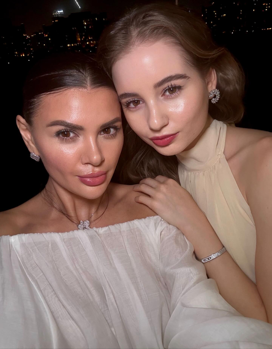Irina Columbeanu și Ramona Gabor, pictorial incendiar! Cum s-au fotografiat cele două: „Women in black”