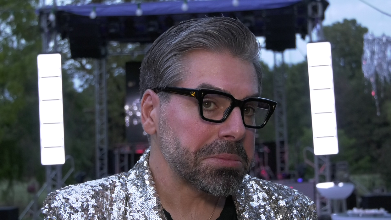 Maurice Munteanu: "De asta foarte mulți oameni arată și inconfortabil, complet nearmonios și așa mai departe, pentru că își cumpără tâmpenii doar pentru că se poartă, doar pentru că au văzut ei într-o revistă, într-un film sau într-o poză pe Instagram. Asta e o porcărie!"