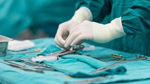 Acuzațiile grave ale unui chirurg din România: ”Dacă trebuie să operăm, vom fi contaminați”