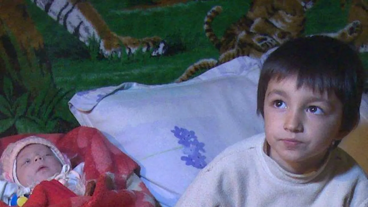 Cazul copilului de 6 ani a înduioşat întreaga Românie. Ultima oră: Ce s-a întâmplat cu micuţul erou care şi-a salvat surorile din foc