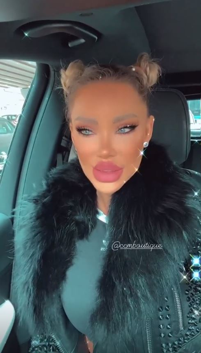 Bianca Drăgușanu, “la vânătoarea” bradului perfect de Crăciun: “Este în mare trend să ai brazi artificiali”. Ce culoare își dorește fiica ei să aibă pomul | FOTO