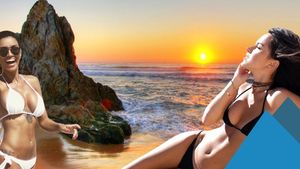 Au apărut în public  în minuscule costume de baie!