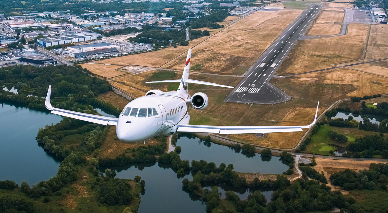 Avionul pe care și l-a cumpărat George Brăiloiu (Sursa foto: dassaultfalcon.com)