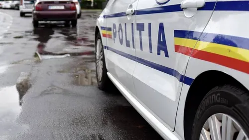 Trei adolescenţi, cercetaţi de poliţiştii din Capitală după ce i-au furat unui coleg de clasă cheile de la apartament, din care au sustras apoi o sumă mare de bani