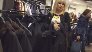 ”Moş Nicolae” a venit mai devreme!  Elena Udrea şi-a echipat ”finuţii” de iarnă!