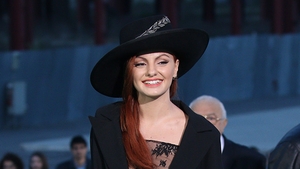 Nu s-a vindecat de traumele provocate de fostul impresar! Alexandra Stan a aparut la ultimul concert cu o armata de bodyguarzi