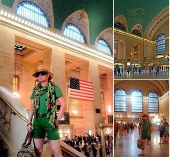 Imagini sfidătoare. E urmărit internaţional, dar el îşi ”face talentul” la New York!