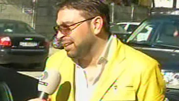 VIDEO Florin Salam se rupe in figuri cu o decapotabila de 200.000 de euro - E mai tare decat Bianca Dragusanu masina asta! Fetele sar pe mine de cand mergeam cu tramvaiul