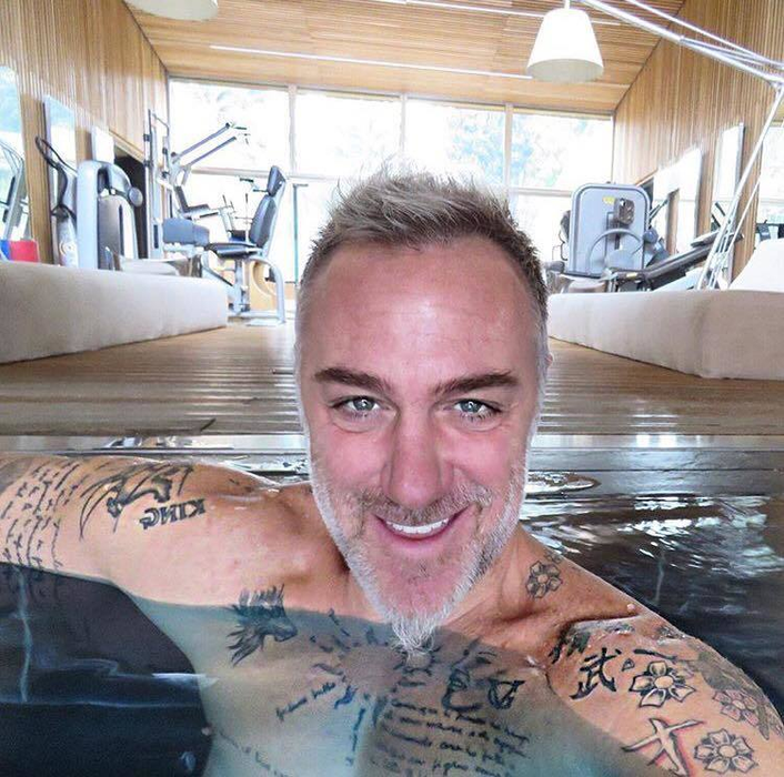 Gianluca Vacchi are propria lui sală de sport