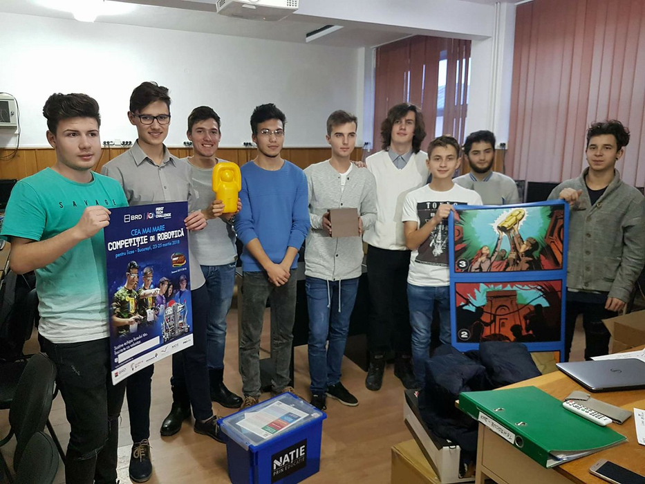Copiii sunt foarte încântați de reușitele robotului lor