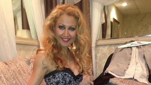 Somnoroasă sau doar supărată că a fost alungată din casa lui Nick Rădoi? Anamaria Ferentz şi-a pierdut zâmbetul de pe buze