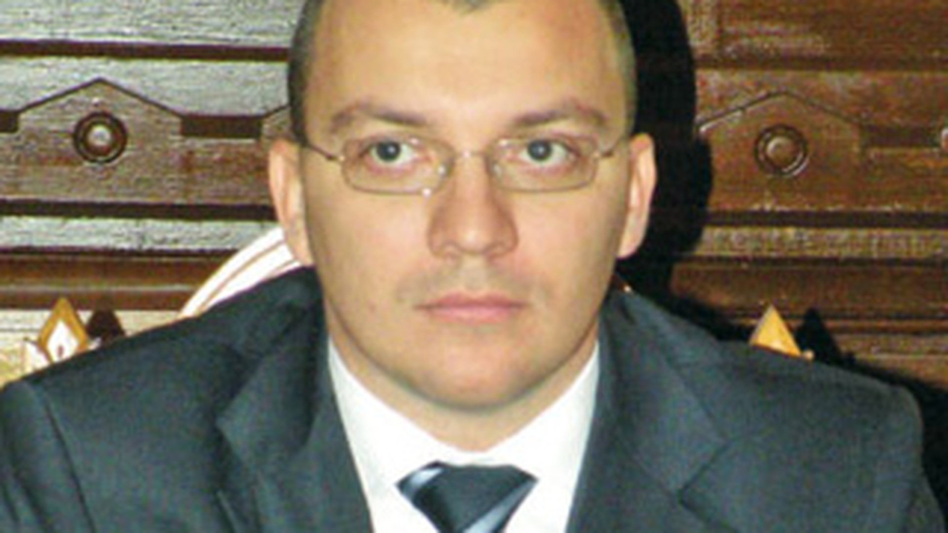 Deputatul Mihail Boldea, cercetat pentru inselaciune, detine cinci imobile, doua terenuri, dar si bunuri in valoare de peste 20.000 de mii de euro!
