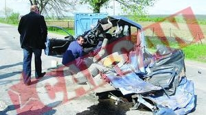A murit langa trei ambulante