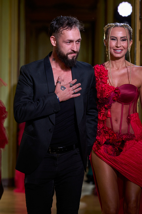 Vedeta a ajuns cu greu la Paris Fashion Week.  (SURSA FOTO: ARHIVA PERSONALĂ)