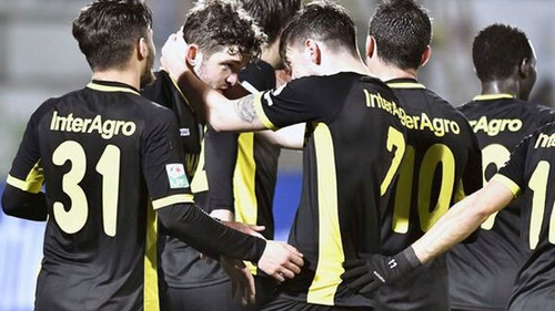 EXCLUSIV. E mega-scandal în vestiar din cauza unui fotbalist de ”naţională”. Patronul milionar a abandonat campioana Ligii I: ”Salariile sunt neplătite, iar antrenorul…”