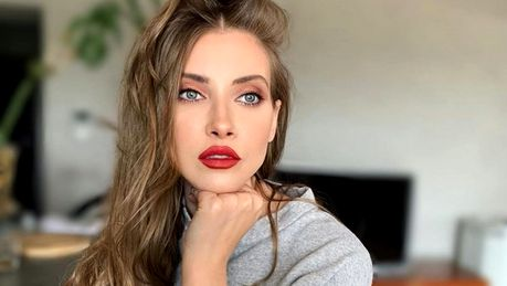 Iulia Albu, suspectă de coronavirus, mesaj îngrijorător pe Facebook: ”Suntem toți 3 sub observatie medicală”