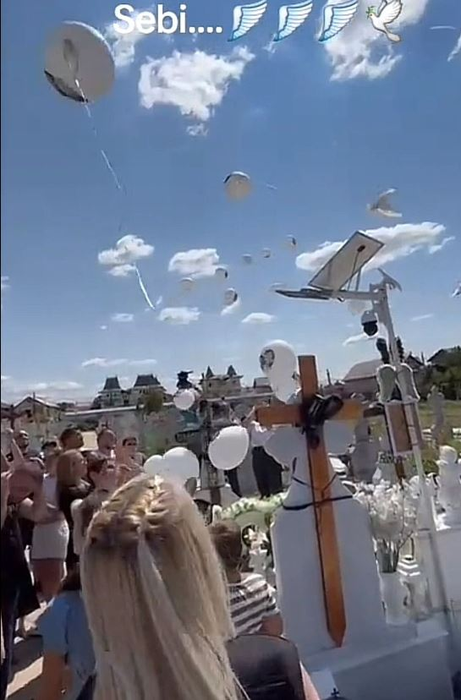Imagini emoționante de la mormântul lui Sebi/ sursă foto: Instagram